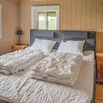 4 Bedroom Cozy In Bokn