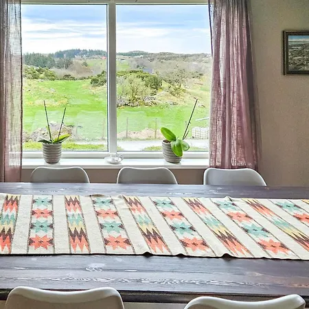 4 Bedroom Cozy In Bokn * Bore